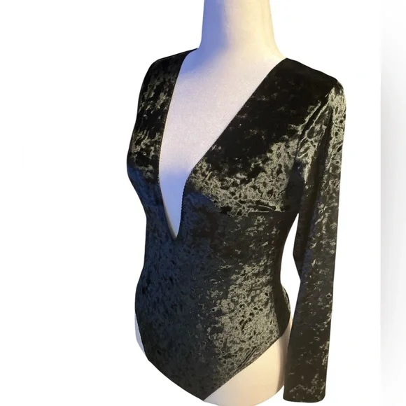Victoria’s Secret Balletcore Siren Black Crushed Velvet Bodysuit M/L NWOT - Picture 1 of 3